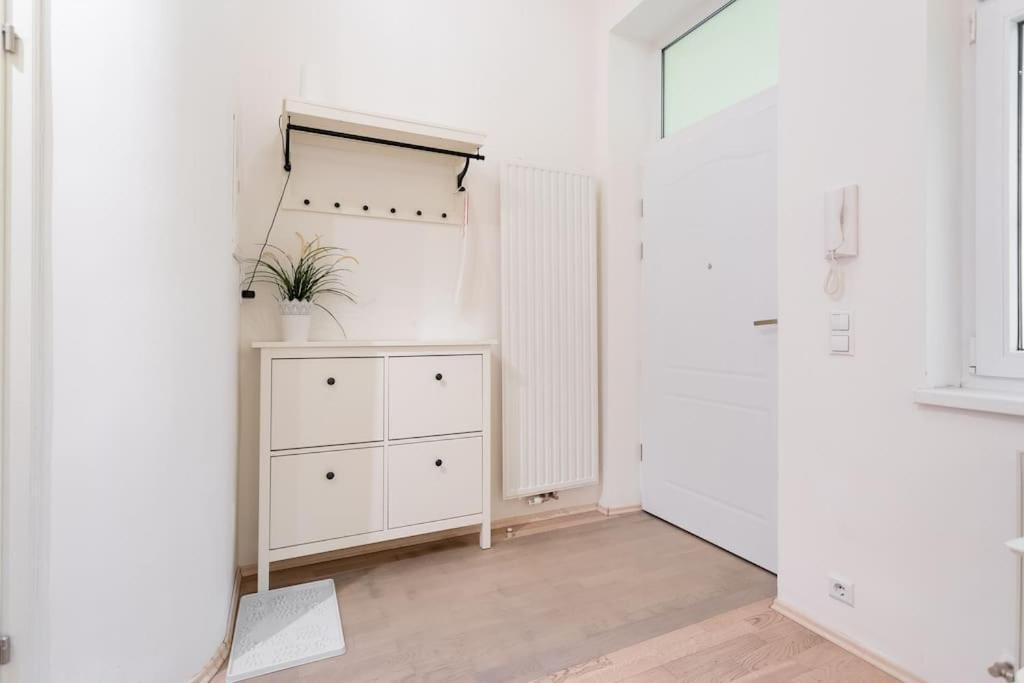 Danube Art Apartments Виена Екстериор снимка