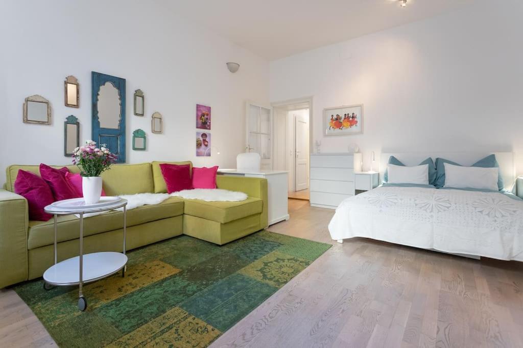 Danube Art Apartments Виена Екстериор снимка
