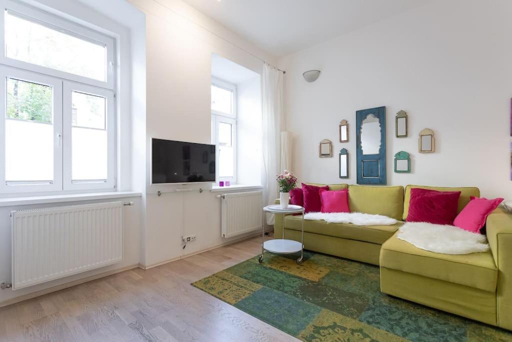 Danube Art Apartments Виена Екстериор снимка
