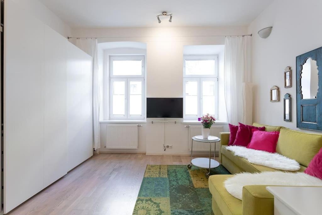 Danube Art Apartments Виена Екстериор снимка
