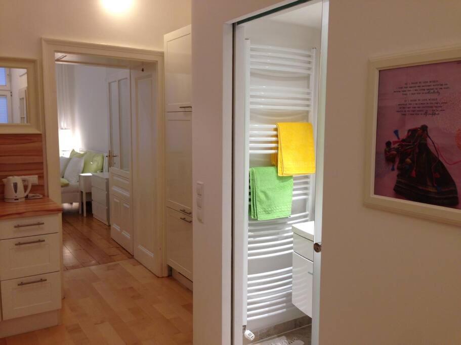 Danube Art Apartments Виена Екстериор снимка