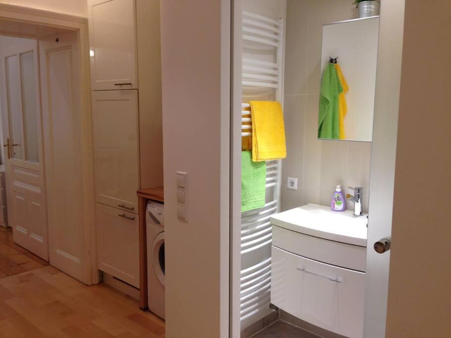 Danube Art Apartments Виена Екстериор снимка
