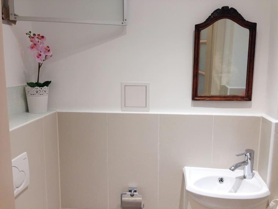 Danube Art Apartments Виена Екстериор снимка
